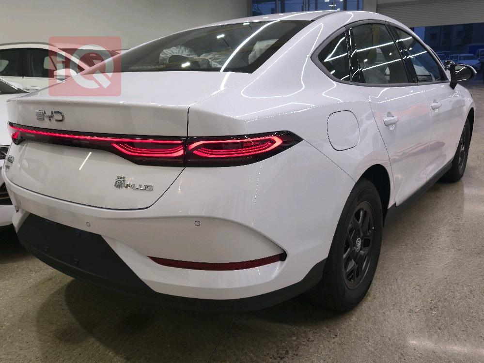 بی وای دی Qin Plus